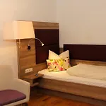 Burgwirt فندق 3*