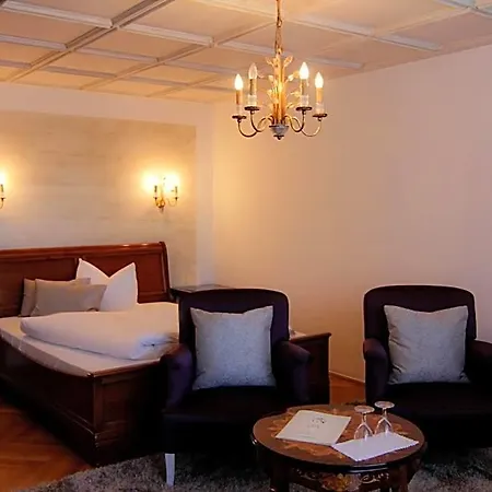 Burgwirt Otel