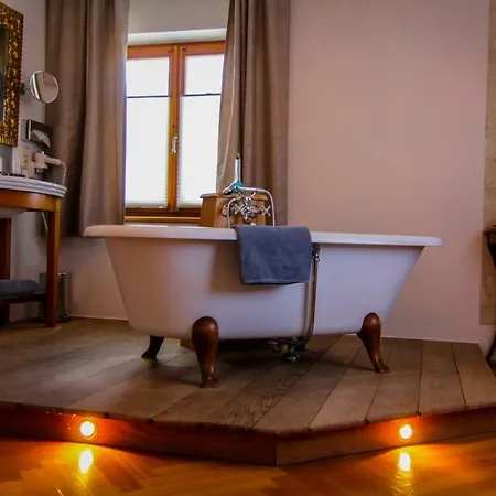 Burgwirt Hotel 3*
