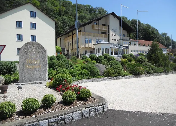 Hotel Burgwirt 3*