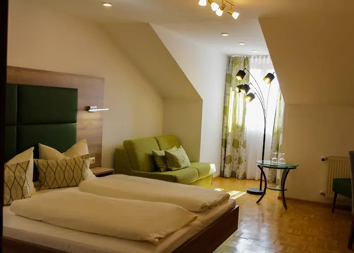 Burgwirt Hotel